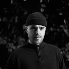 Toby Johnsonを聴いたり、ミュージックビデオを鑑賞したり、経歴やツアー日程などを確認したりしましょう！