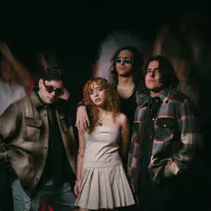 聆聽 Atomic Rose、觀看音樂影片、閱讀小傳、查看巡演日期等！