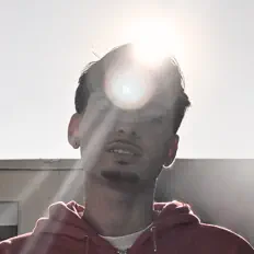 收听 JShine、观看音乐视频、阅读小传、查看巡演日期等 ！