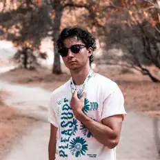 收听 Still Cameron、观看音乐视频、阅读小传、查看巡演日期等 ！