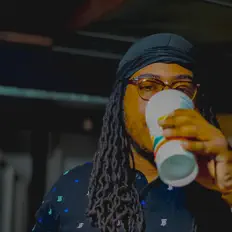 Dengarkan Ronny Knucks, tonton video musik, baca bio, lihat tanggal tur & lainnya!