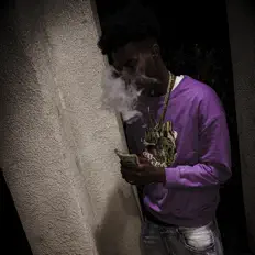 Luister naar BluestripzBandit, bekijk muziekvideo's, lees de bio, bekijk de tourdata, en meer!