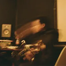 收听 A N D O、观看音乐视频、阅读小传、查看巡演日期等 ！