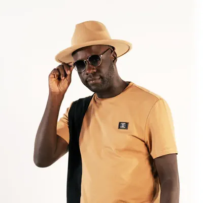 Listen to Negro Jari, watch music videos, read bio, see tour dates & more!