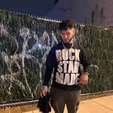 Dengarkan Lucky Ti, tonton video musik, baca bio, lihat tanggal tur & lainnya!