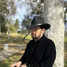 Ascolta Bryan Minero, guarda video musicali, leggi la biografia, vedi le date del tour & altro!