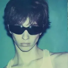 收听 Carloso、观看音乐视频、阅读小传、查看巡演日期等 ！