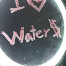 WATER$を聴いたり、ミュージックビデオを鑑賞したり、経歴やツアー日程などを確認したりしましょう！