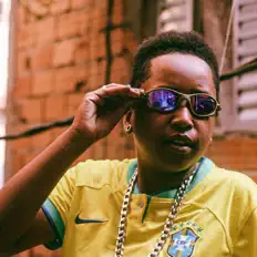 Escucha a Lili Black, mira vídeos musicales, lee la biografía, consulta fechas de giras y mucho más.