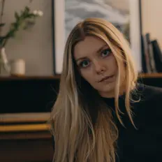 Hannah Yooを聴いたり、ミュージックビデオを鑑賞したり、経歴やツアー日程などを確認したりしましょう！