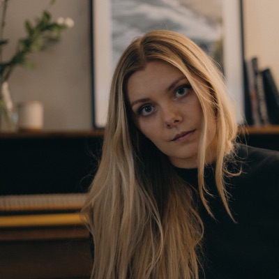 Listen to Hannah Yoo, watch music videos, read bio, see tour dates & more!
