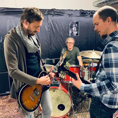 Listen to Mercury Monkeys, watch music videos, read bio, see tour dates & more!