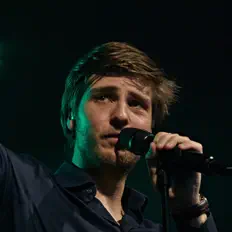 Escucha a Bart Keizers, mira videos musicales, lee su biografía, consulta las fechas de las gira y más.