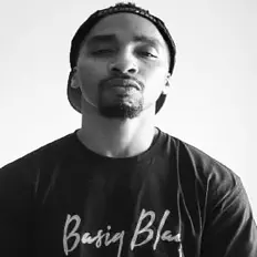 Hör dir Senica Da Misfit an, schau dir Musikvideos an, lies die Biografie, finde Tourdaten und mehr!