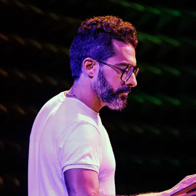 Listen to Tarek Yamani, watch music videos, read bio, see tour dates & more!