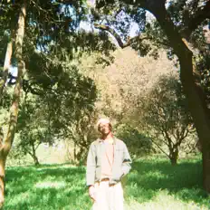 Fox Phaserを聴いたり、ミュージックビデオを鑑賞したり、経歴やツアー日程などを確認したりしましょう！