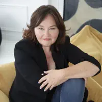 Ascolta undefined, guarda video musicali, leggi la biografia, vedi le date del tour & altro!