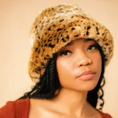 Chaynler Joie: песни, клипы, биография, даты выступлений и многое другое.