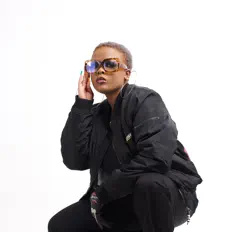 聆聽 RHEA BLEK、觀看音樂影片、閱讀小傳、查看巡演日期等！