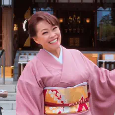 收听 Mimy Succar、观看音乐视频、阅读小传、查看巡演日期等 ！