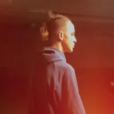 收听 CdL Music、观看音乐视频、阅读小传、查看巡演日期等 ！