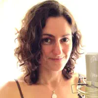 Ouve undefined, vê vídeos de música, lê a biografia, vê as datas da digressão e muito mais!