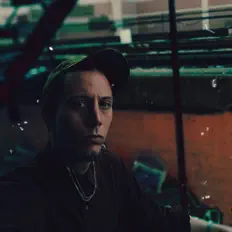 Posłuchaj wykonawcy Druskee, obejrzyj teledyski, przeczytaj biografię, zobacz daty tras koncertowych i nie tylko!