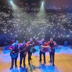 收听 Tamarindo Norteño、观看音乐视频、阅读小传、查看巡演日期等 ！