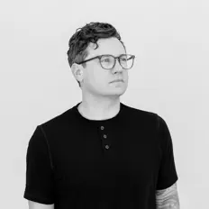 Future Divineを聴いたり、ミュージックビデオを鑑賞したり、経歴やツアー日程などを確認したりしましょう！