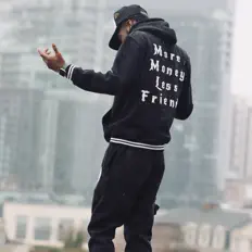 6ix Lo dinle, müzik videolarını izle, biyografisini oku, tur tarihlerini ve daha fazlasını gör!