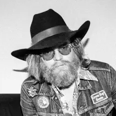 聆聽 Turner Cody、觀看音樂影片、閱讀小傳、查看巡演日期等！