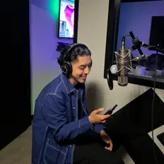 Dengarkan Reylos, tonton video musik, baca bio, lihat tanggal tur & lainnya!