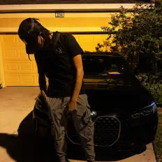 Eman3xxを聴いたり、ミュージックビデオを鑑賞したり、経歴やツアー日程などを確認したりしましょう！