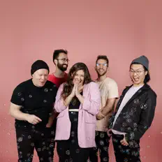 聆聽 Maria and the Coins、觀看音樂影片、閱讀小傳、查看巡演日期等！