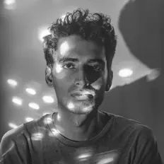 Dengarkan RKAYTKT, tonton video musik, baca bio, lihat tanggal tur & lainnya!