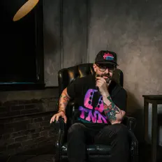 Ascolta Jaysen Gold, guarda video musicali, leggi la biografia, vedi le date del tour & altro!