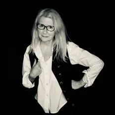 聆聽 Sally Potter、觀看音樂影片、閱讀小傳、查看巡演日期等！