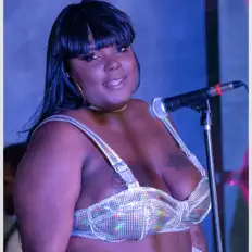 Ascolta Yarddown Mimi, guarda video musicali, leggi la biografia, vedi le date del tour & altro!