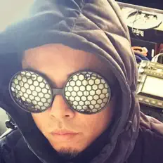 Posłuchaj wykonawcy KEIZOmachine!, obejrzyj teledyski, przeczytaj biografię, zobacz daty tras koncertowych i nie tylko!