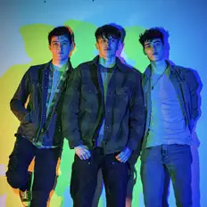 聆聽 Outrun The Rain、觀看音樂影片、閱讀小傳、查看巡演日期等！