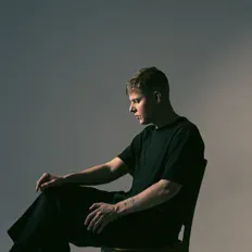 Poslechněte si interpreta маркер, sledujte hudební videa, přečtěte si životopis, podívejte se na data turné a další informace.