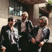 Ascolta undefined, guarda video musicali, leggi la biografia, vedi le date del tour & altro!