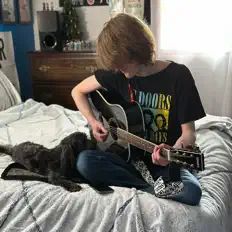 Ian Tobiusを聴いたり、ミュージックビデオを鑑賞したり、経歴やツアー日程などを確認したりしましょう！