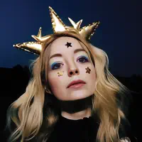 Dengarkan undefined, tonton video musik, baca bio, lihat tanggal tur & lainnya!