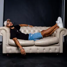 Ouça DUKE, assista a videoclipes, leia a biografia, veja as datas das turnês e mais!