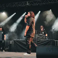 Ouça Enzothelast, assista a videoclipes, leia a biografia, veja as datas das turnês e mais!