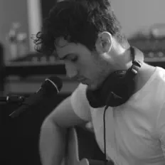 Luister naar Ty Anderson, bekijk muziekvideo's, lees de bio, bekijk de tourdata, en meer!