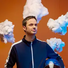Léo Pichéを聴いたり、ミュージックビデオを鑑賞したり、経歴やツアー日程などを確認したりしましょう！