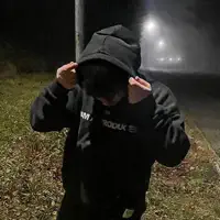 Ascolta undefined, guarda video musicali, leggi la biografia, vedi le date del tour & altro!