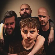 Dude Safari सुनें, म्यूज़िक वीडियो देखें, बायो पढ़ें, दौरे की तारीखें और बहुत कुछ देखें!